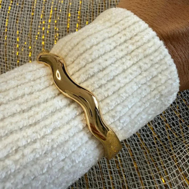 Bracelete Maxi Ondulado - Banhado em Verniz Italiano